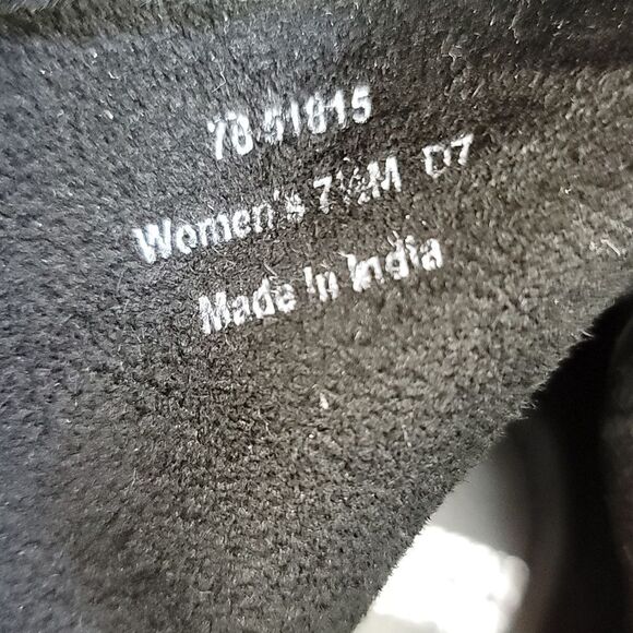 JOHNSON &MURPHY ROCHELLE WOMEN'S LACE-UP BLOCK HEEL BOOT - Picture 13 of 16